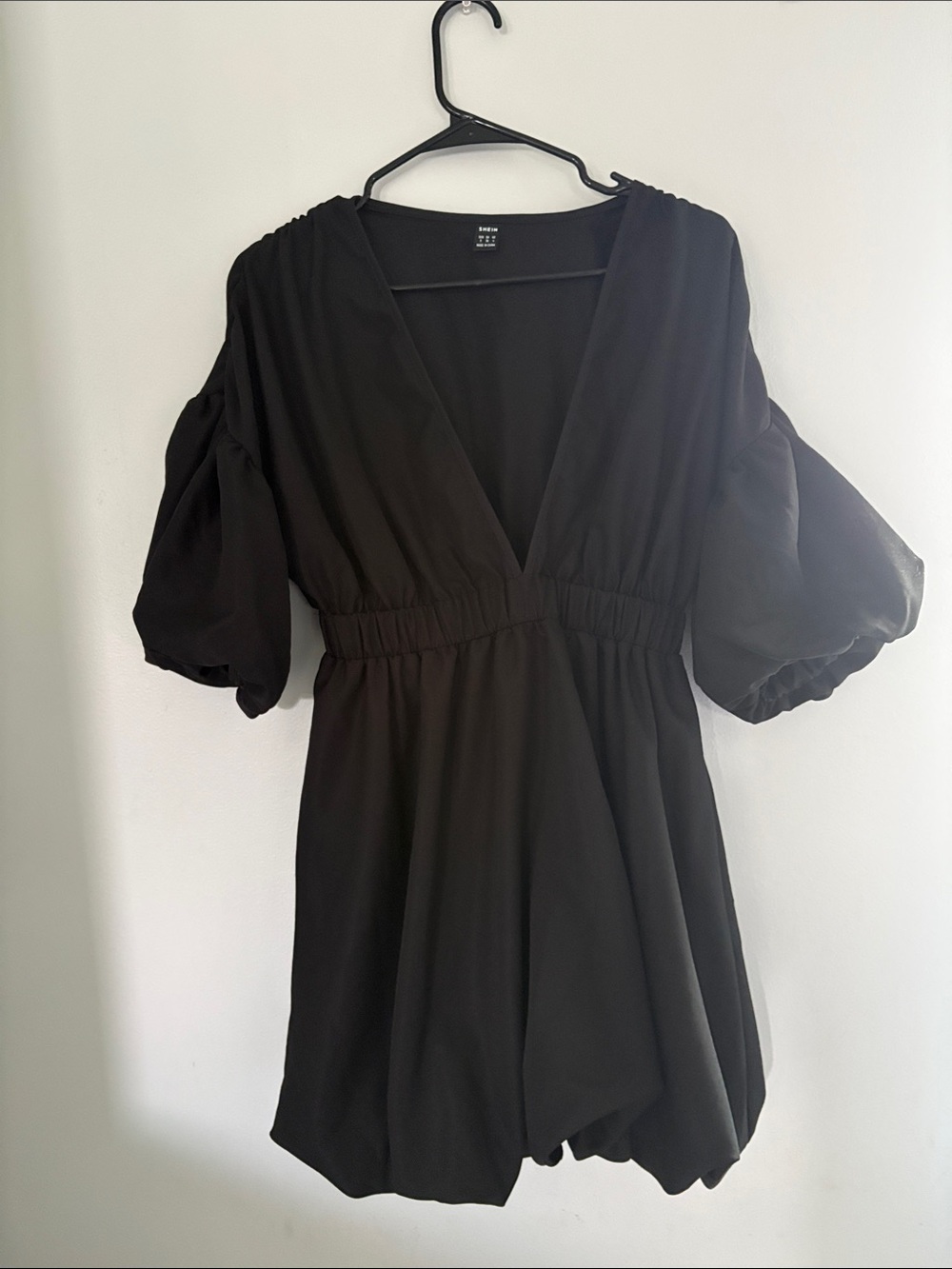 SHEIN Black V-Neck Puff Sleeve Tunic